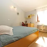 בית נופש House Brigita 1762 *