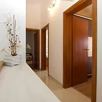 בית נופש House Brigita 1762 *