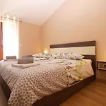 House Brigita 1762 בית נופש פורץ