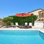 House Brigita 1762 * פורץ