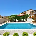 House Brigita 1762 בית נופש *