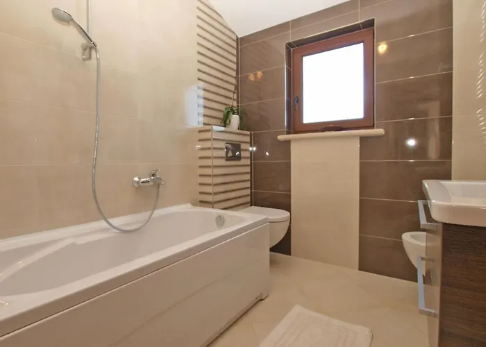 House Brigita 1762 * Πόρετς